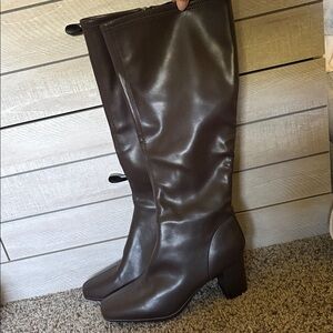 Elegant Brown Knee-High Women's Boots